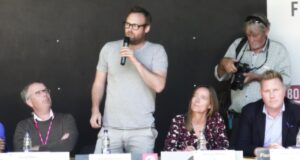 Rudersdal Folkemødedag 2023 – Lokalpolitisk debat MH3209-Rudersdal-Folkemoededag-Lokalpolitisk-debat-1080p